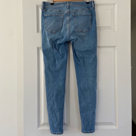 Old Navy Rockstar Super Skinny jeans - Picture 2 of 5